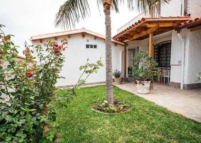 Casa Tulipanes & Holiday home